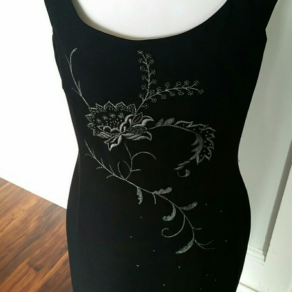 Black dress - Picture 3 of 3